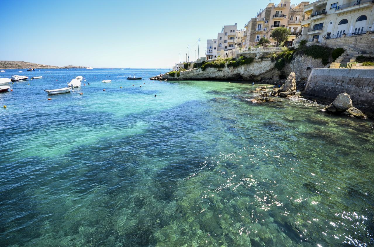 Blue Harbour 3 Bedroom Seafront With Large Yard On The Promenade - By Getawaysmalta Apartment