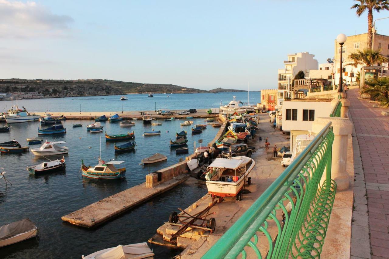 Blue Harbour 3 Bedroom Seafront With Large Yard On The Promenade - By Getawaysmalta